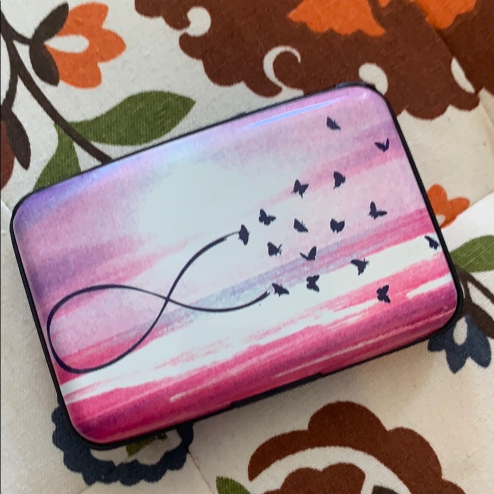 Card carrier